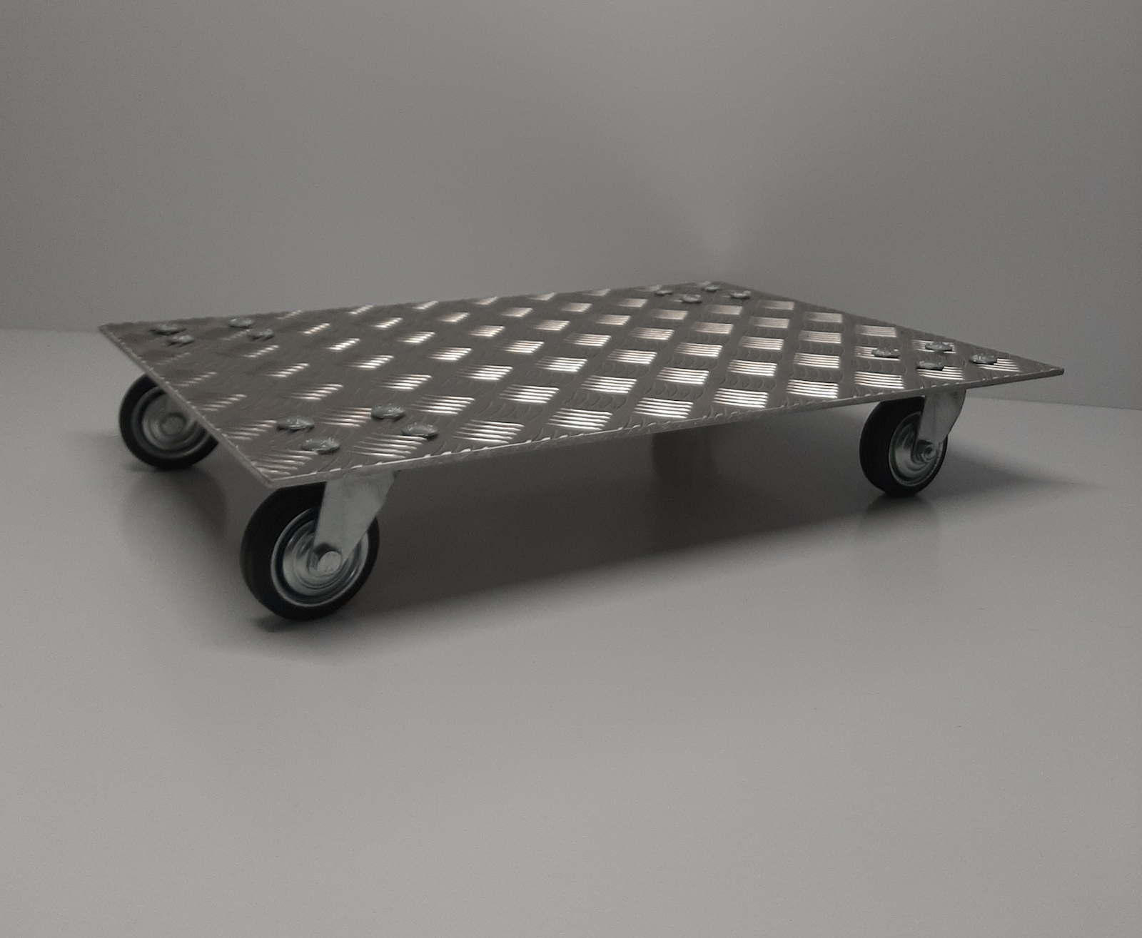 Aluminium rolplateau met zwenkwielen op maat - Sterke en duurzame transportoplossing - Longshop België